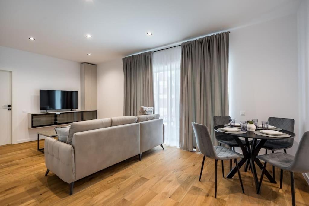 Apartment Maze Stripe In One Cotroceni 1br Bucharest